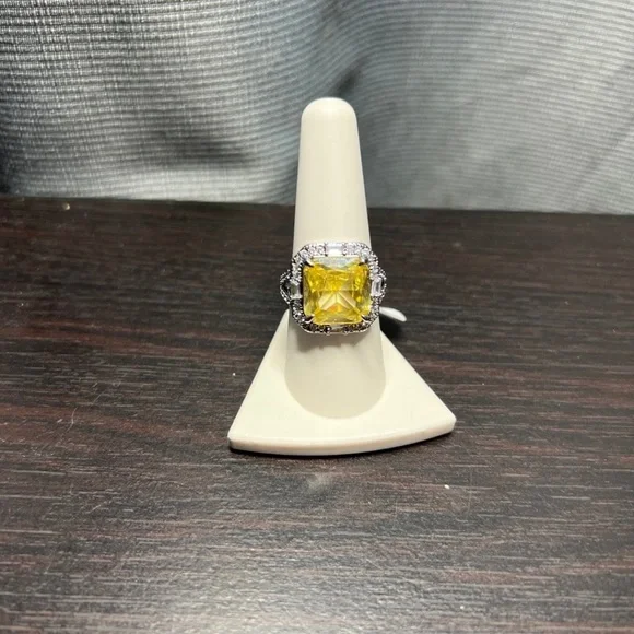 BP Silver Ring with Yellow Gemstone - Picture 1 of 5